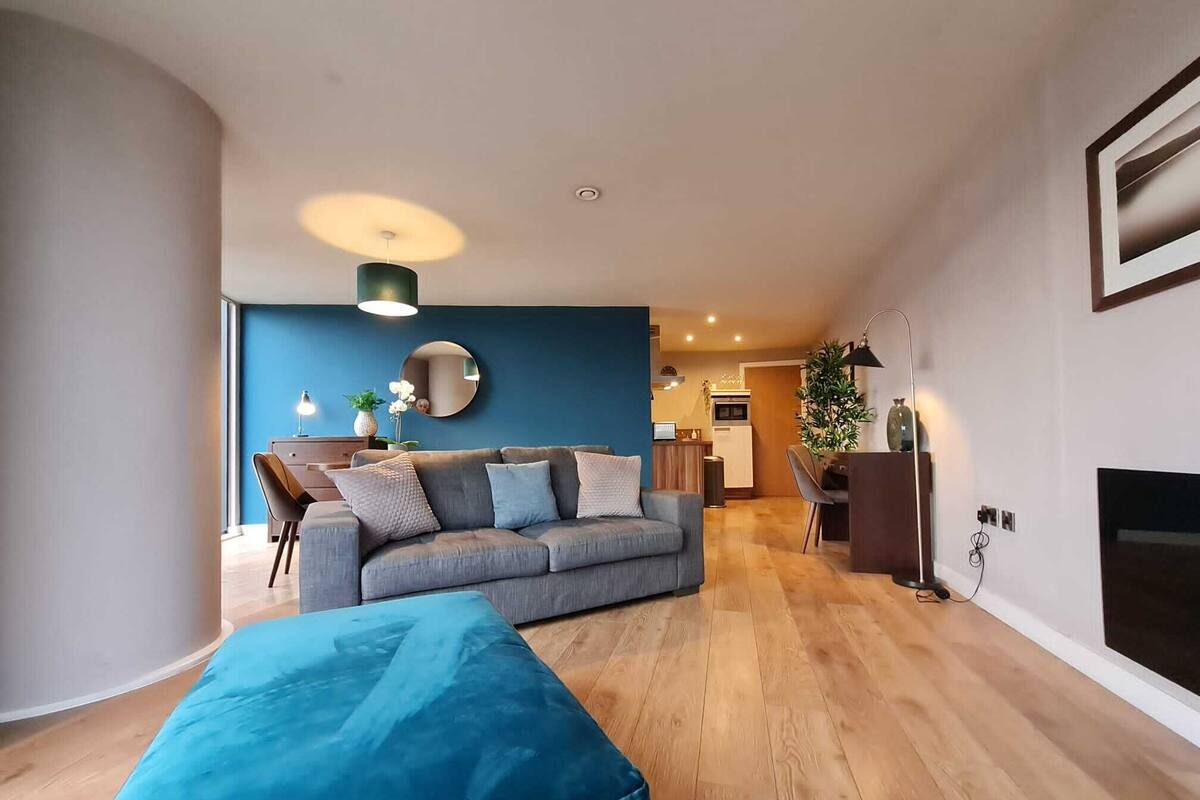 Standard Apartment, City View | Living area