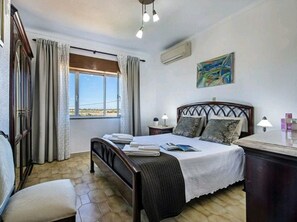 3 Schlafzimmer, Bügeleisen/Bügelbrett, Reisekinderbett, WLAN