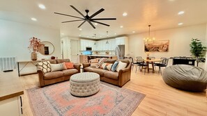 Téléviseur connecté, jeux vidéo, table de baby-foot, table de ping-pong