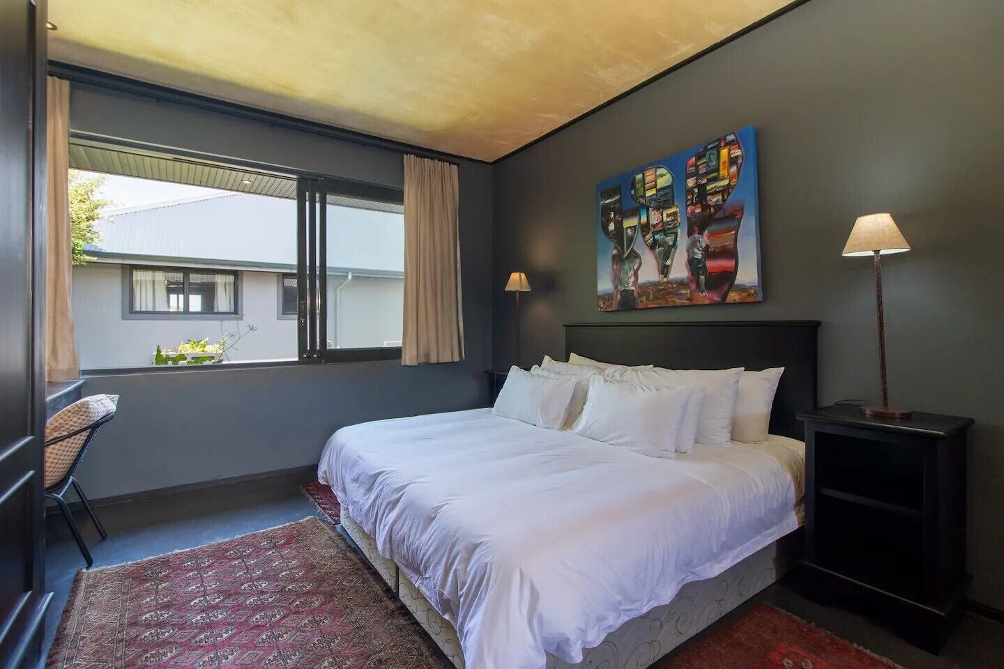 4 slaapkamers, een strijkplank/strijkijzer, wifi, beddengoed