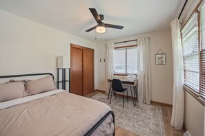 2 bedrooms, iron/ironing board, free WiFi, bed sheets