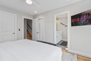 4 عدّة غرف نوم ومكتب ومكواة/لوح كي وواي فاي