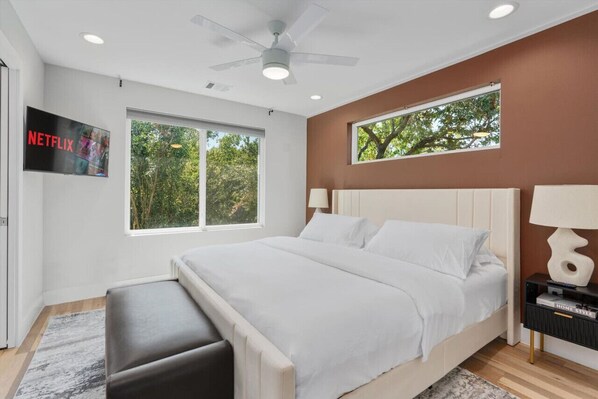 4 bedrooms, desk, iron/ironing board, WiFi