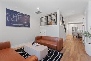 Fernseher, Stereoanlage