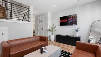 TV dan peralatan stereo