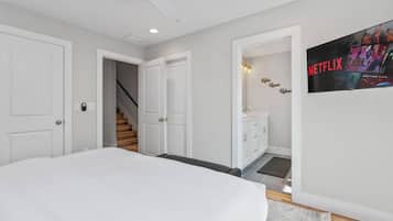 8 dormitoris, escriptori, planxa i posts de planxar i wifi