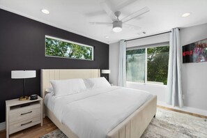 8 bedrooms, desk, iron/ironing board, WiFi