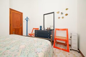 2 chambres, fer et planche à repasser, accès au Wi-Fi (inclus)