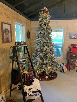 Interior - Charming farmhouse in delightful Brantley with AC (Brantley)