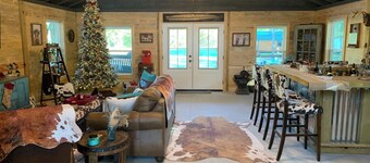 Charming farmhouse in delightful Brantley with AC