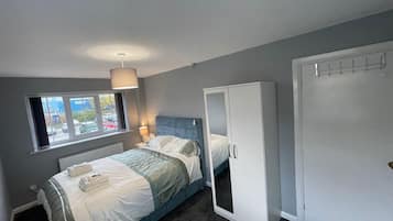 House | 3 bedrooms, iron/ironing board, free WiFi, bed sheets