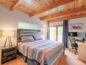 5 habitaciones, tabla de planchar con plancha, wifi y ropa de cama 