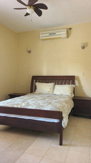 2 makuuhuonetta, silitysrauta/-lauta, Wi-Fi, vuodevaatteet