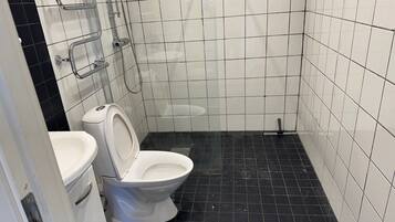 Studio | Badrum | Dusch och handdukar