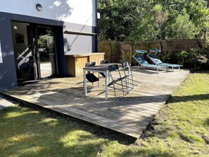 Outdoor dining - Charming Studio by the lake, 4 people, Lacanau (Lacanau)