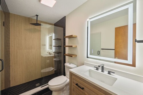 Welcome to Momo's Place. Charming 3 Bedroom, 1Bathroom with Modern Upgrades