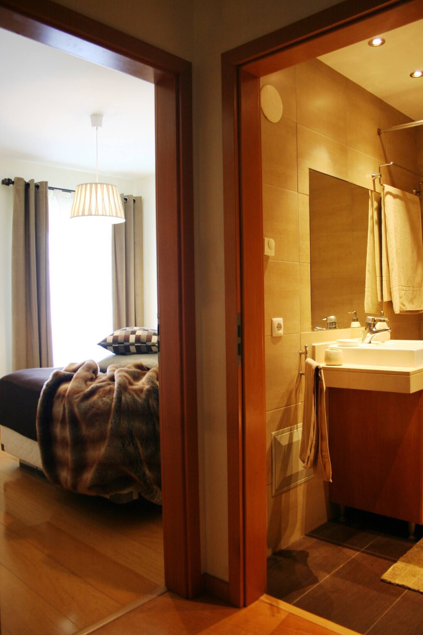 2 chambres, fer et planche à repasser, lit parapluie, Wi-Fi