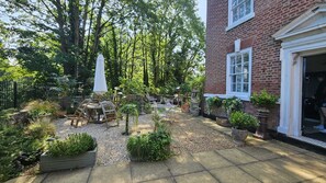 Terrace/patio - William Oakes | Georgian Garden House - Bridgnorth - Pass the Keys (Bridgnorth)