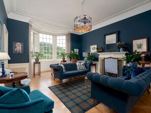 Télévision, cheminée