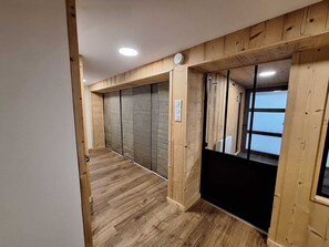 Interior - Chalet Marghan Super Besse 8+2 persons with Spa (Besse-et-Saint-Anastaise)