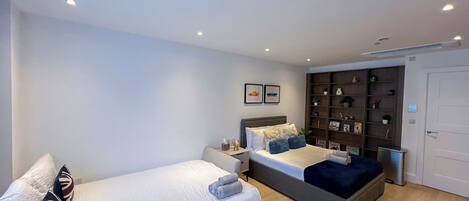 1 bedroom, iron/ironing board, travel cot, free WiFi