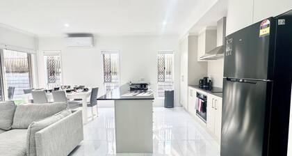 Bellevue 2024 Newly Built Home - 4 Bedroom 2 Bathroom with BBQ near Ipswich