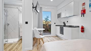 Double Room, Private Bathroom, Garden View | Soundproofing, free WiFi