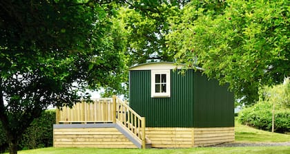 Luxury Shepherd Hut - The Nimrod