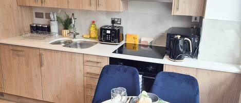 Fridge, microwave, oven, stovetop