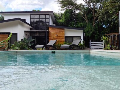 Enchanting Jungle Villa in Costa Rica: Your Luxurious Tropical Escape