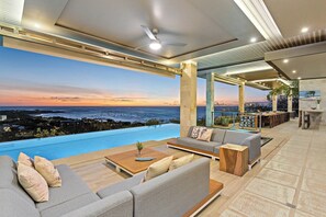 Outdoor dining - Luxury Villa in Tamarindo: Ocean Views, Fully Staffed, Breakfast & All the Perks You Could Dream Of (Tamarindo)