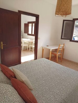 2 bedrooms, free WiFi, bed sheets - Villa Palomino - Sleeps 6 - Parking - Pet Friendly (Galdar)