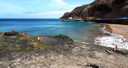 Villa Palomino - Sleeps 4 - Parking - Pet Friendly