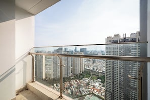 Comfort Apartment, 2 Bedrooms, City View | 3 bedrooms, premium bedding, individually decorated