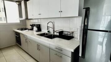 Fridge, microwave, oven, stovetop