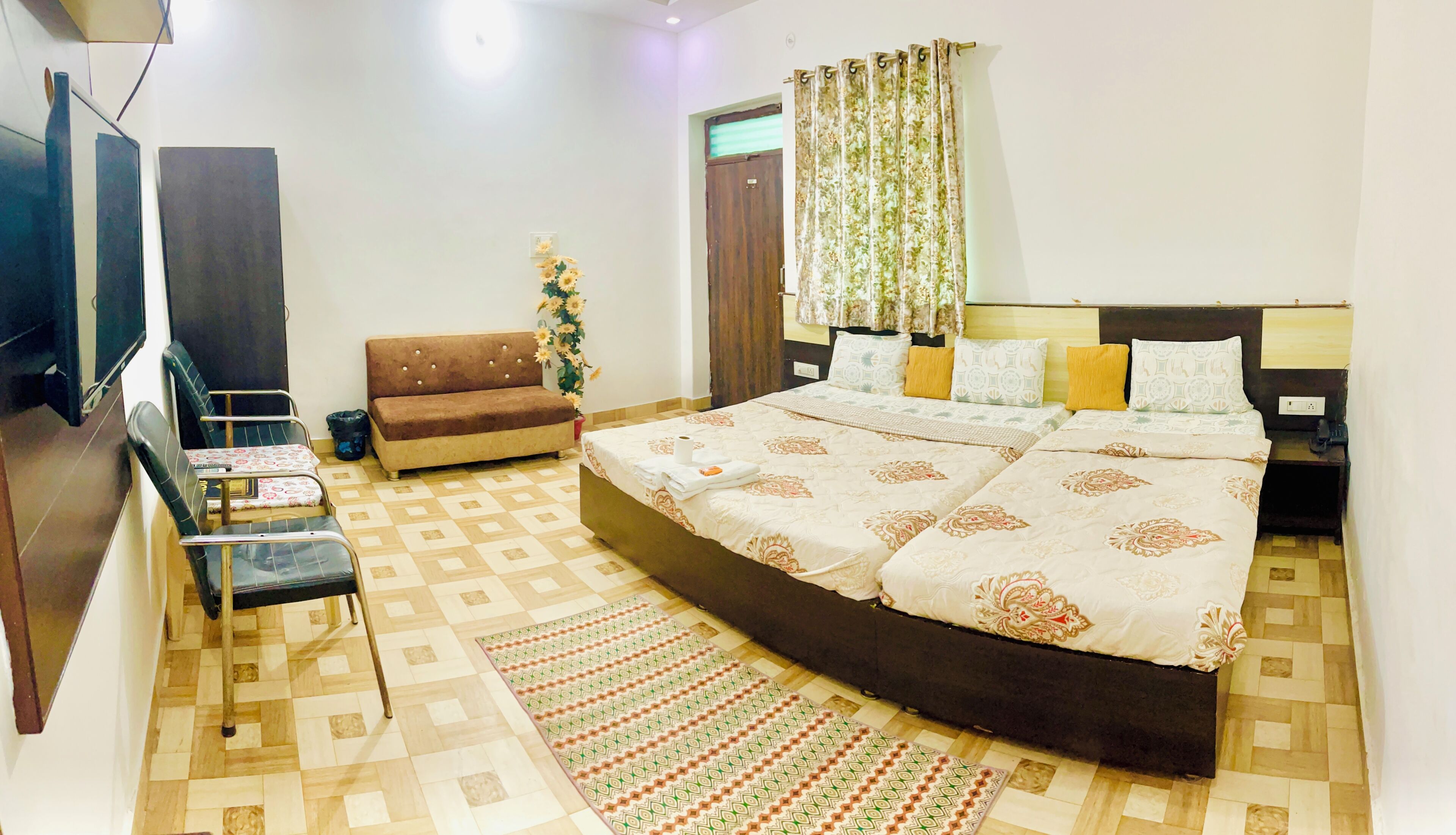 Triple Room | Desk, laptop workspace, free WiFi