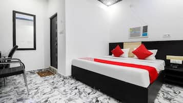 Desk, laptop workspace, free WiFi