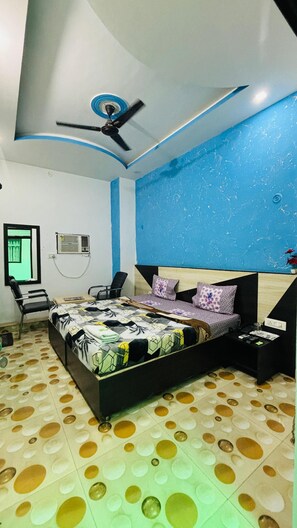 Basic Double Room | Desk, laptop workspace, free WiFi - TAJ 3 STAR HOTEL  (Agra)