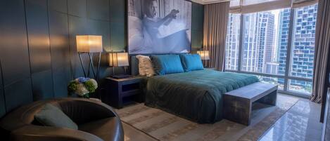 2 bedrooms, desk, iron/ironing board, travel crib