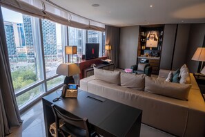 Smart TV, fireplace - 2-BR Luxury Haven in Armani Residence Burj Khalifa (Dubai)