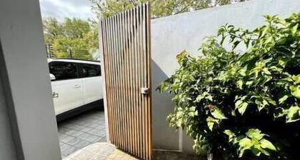 Bohemian Private Flat, Aircon, Secure Parking