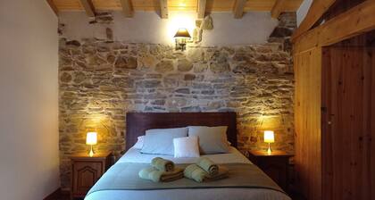 Gite Jauberria, former farmhouse renovated in keeping with the old style