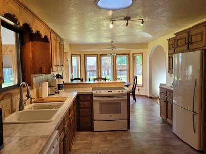 New Listing-Beautiful 3 bedroom home in SAFE, QUIET Spring Creek neighborhood.