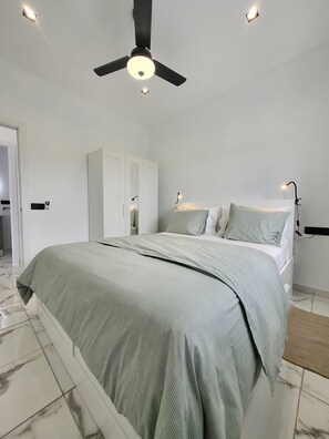 1 bedroom, iron/ironing board, WiFi, bed sheets - Casita Marion Modern vacation home on a finca in the south of Tenerife (Granadilla de Abona)