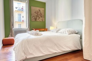 3 chambres, fer et planche à repasser, Wi-Fi, draps fournis
