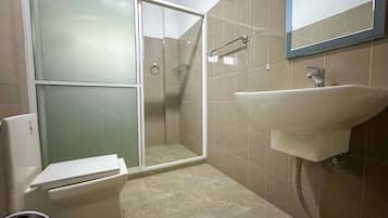 Kamar Double Standar | Kamar mandi