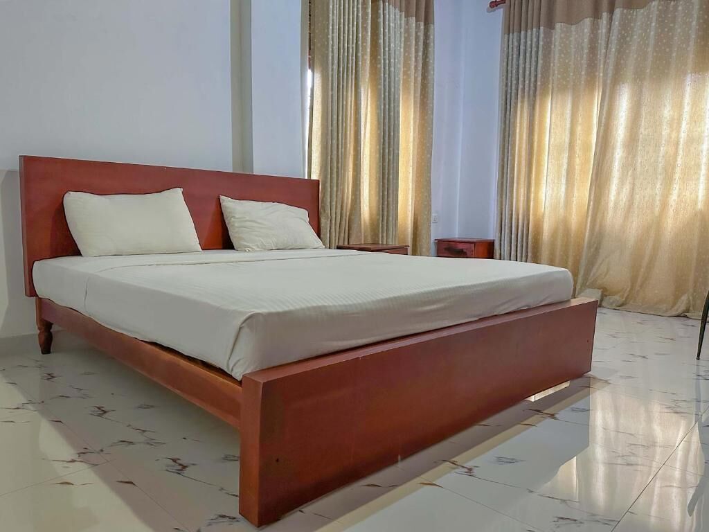 Standard Double Room | Iron/ironing board, free WiFi