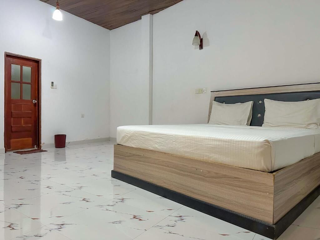 Chambre Deluxe double | Fer et planche à repasser, accès au Wi-Fi (inclus)