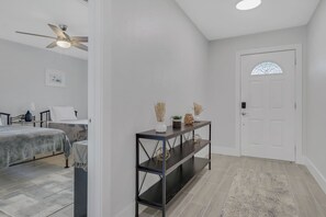 3 chambres, fer et planche à repasser, lit parapluie, Wi-Fi gratuit