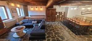 Living area - GITE DE VAUBARLET IN A PEACEFUL NATURAL SETTING (Sainte-Sigolène)